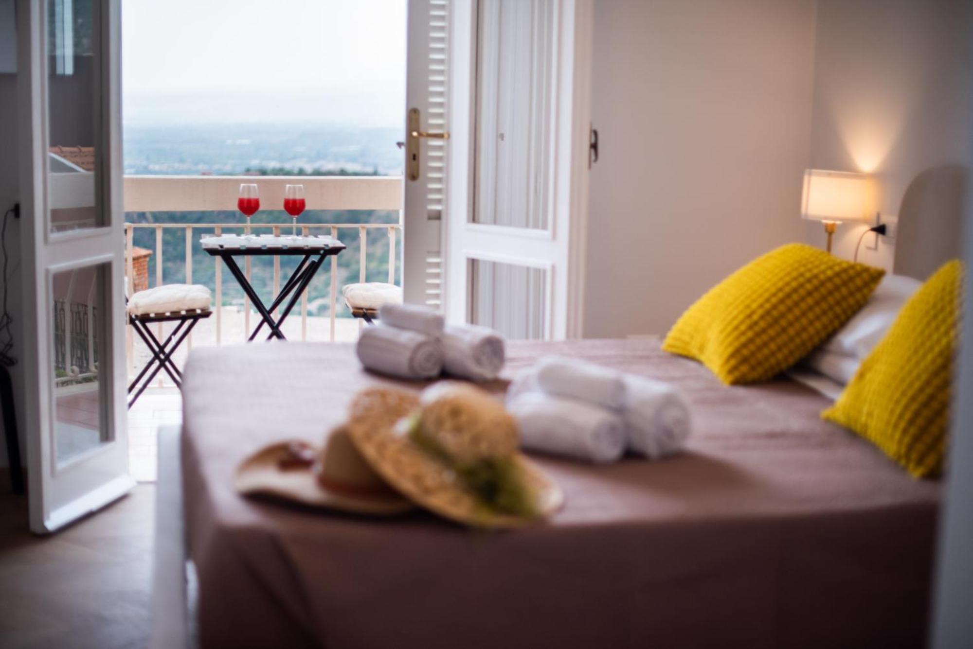 Villa Clara Suites Taormina Kültér fotó